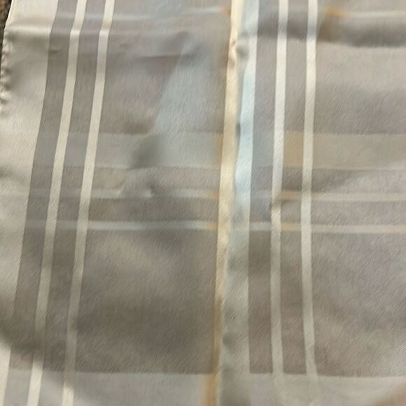 VINTAGE Square Scarf aprrox 20 x 20 - Picture 2 of 2